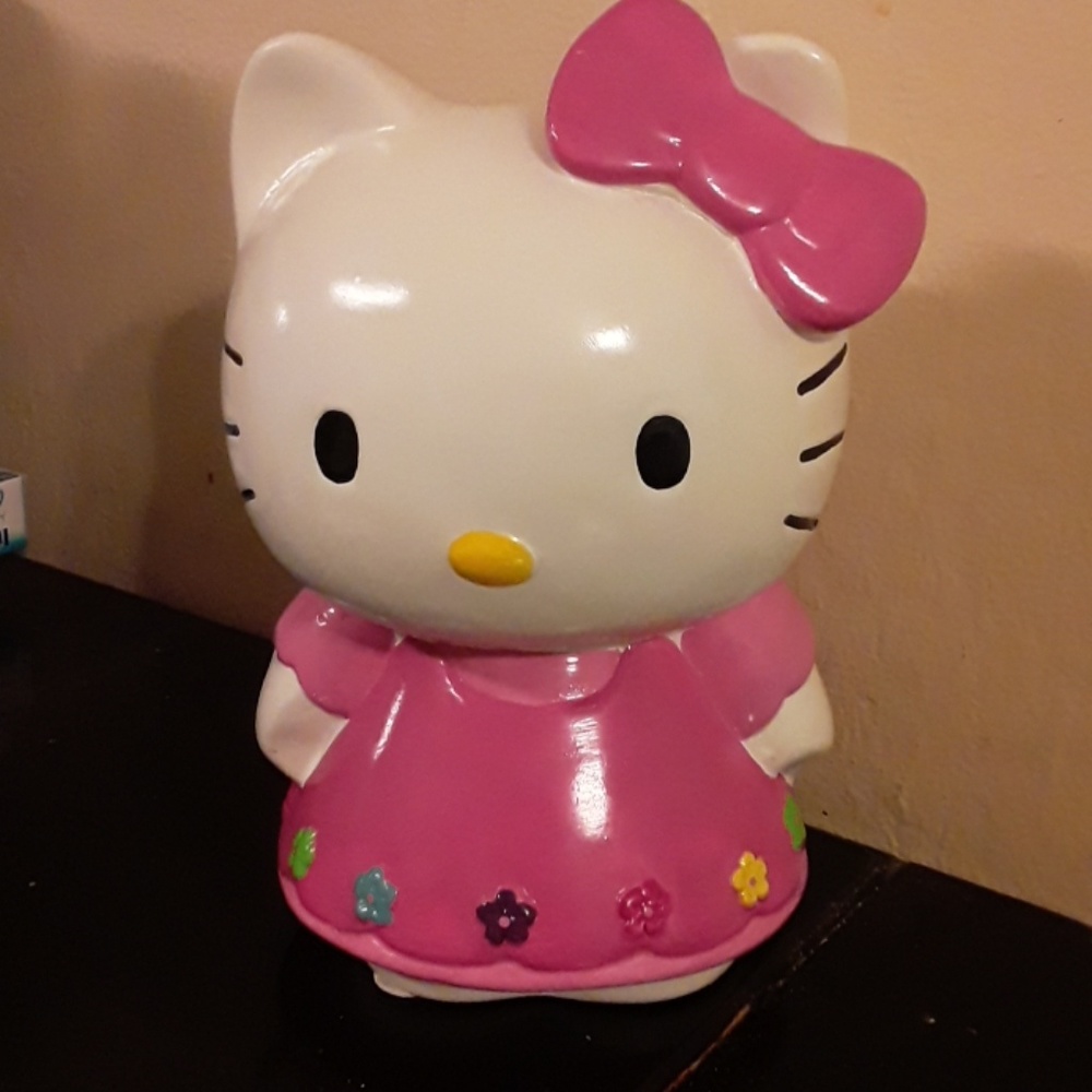 Hello kitty 8 inch bank